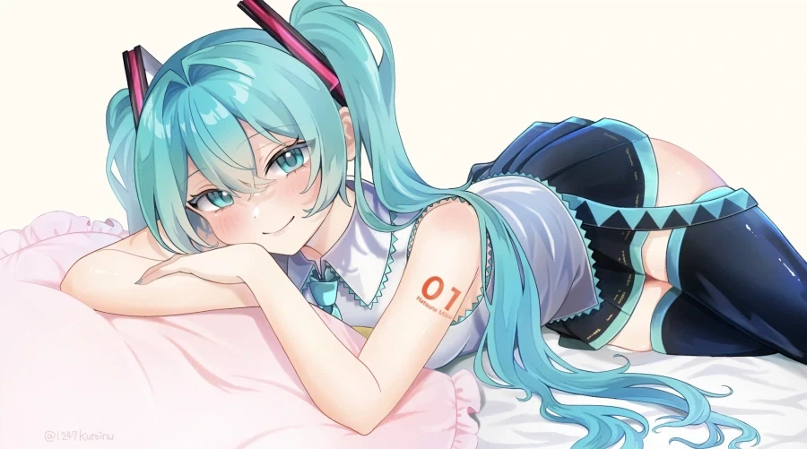보컬로이드)침대 위의 미쿠.jpg_1.webp
